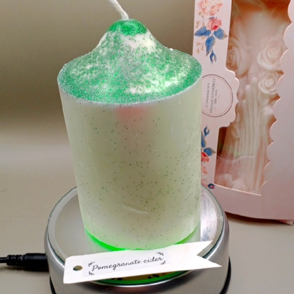 BaRich Hand Made 💕 Green and White Glitter Candle
